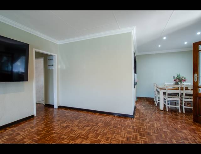 3 BEDROOM HOUSE FOR SALE IN HEIDELBERG INDUSTRIAL